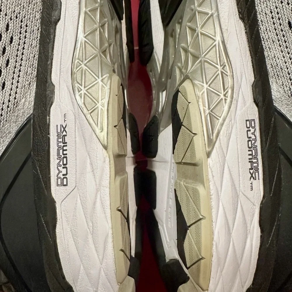 ASICS Men’s Size 10.5 Dynamic Duomax T749N Running Shoes Silver & Black GREAT - Picture 15 of 16
